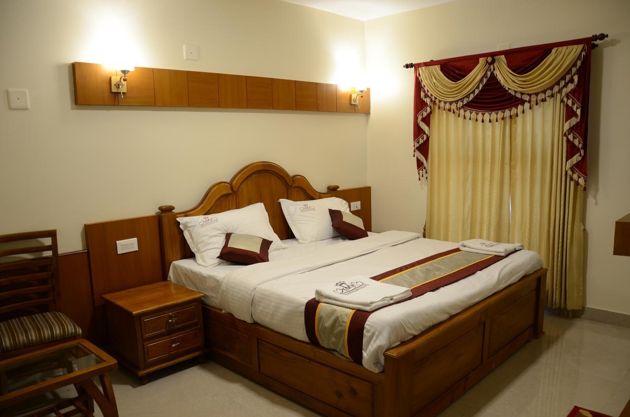 Hotel Vasantham Palace Ooty Extérieur photo