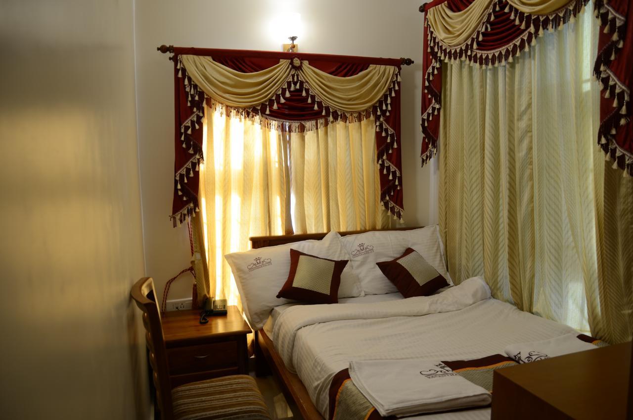 Hotel Vasantham Palace Ooty Extérieur photo