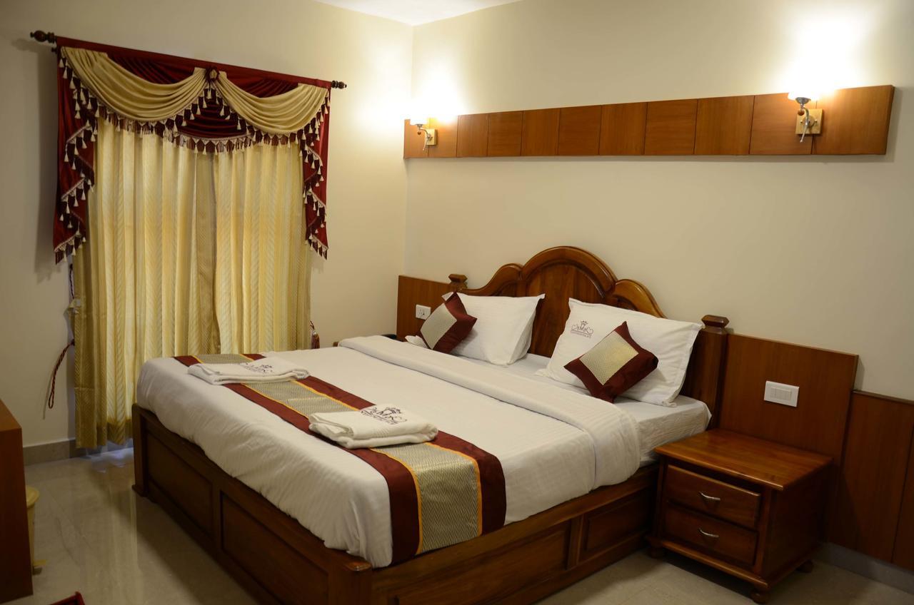 Hotel Vasantham Palace Ooty Extérieur photo