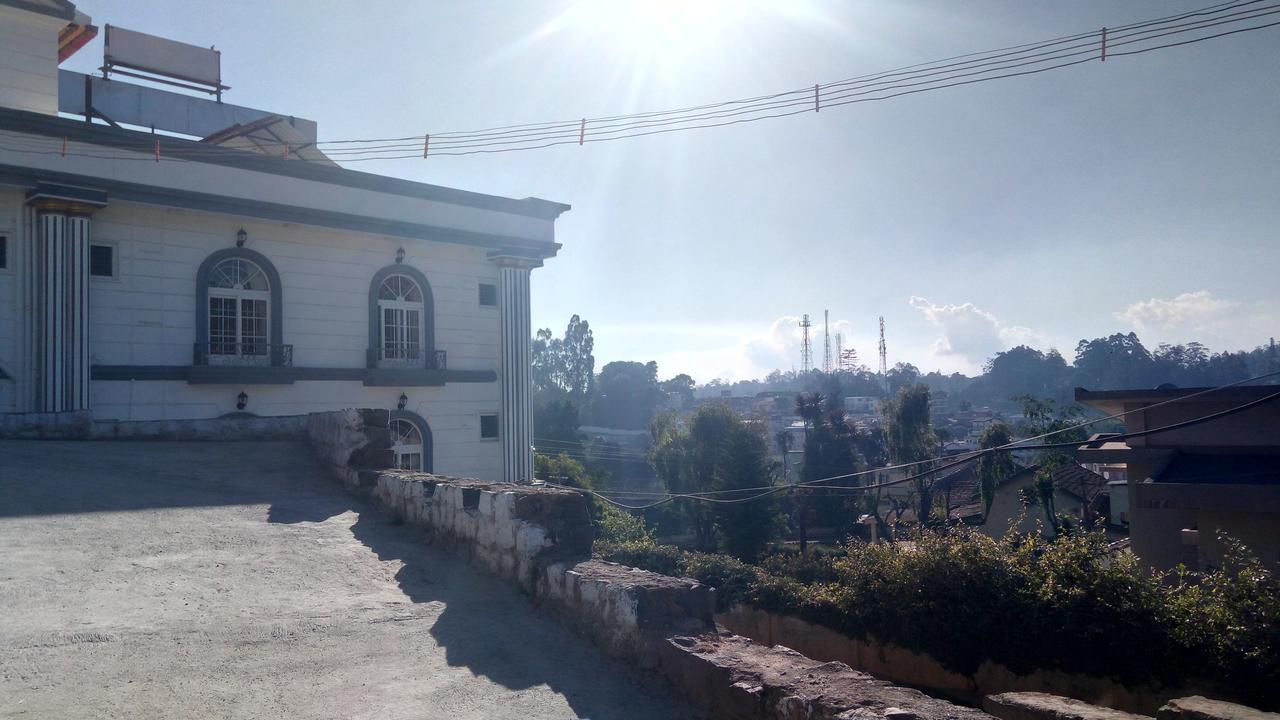 Hotel Vasantham Palace Ooty Extérieur photo